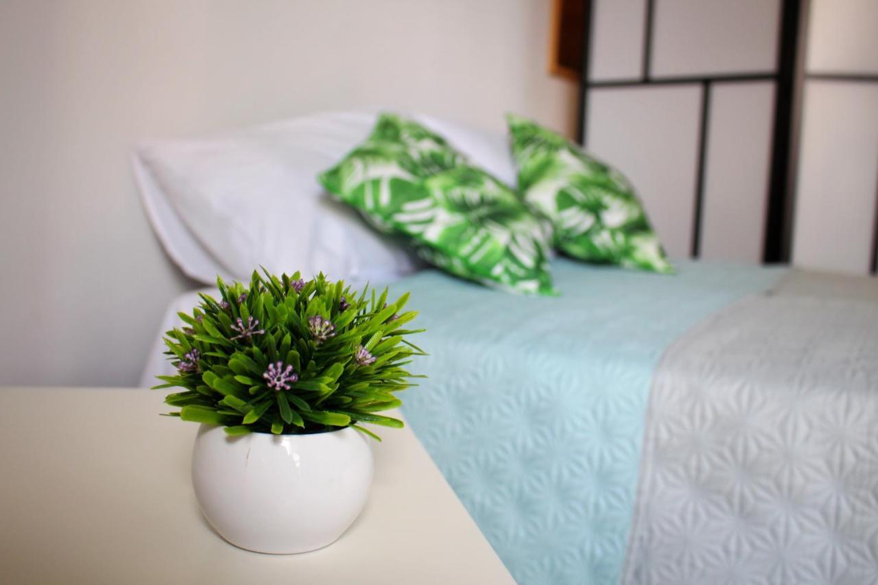 Cozy Poolside Apartment Paphos Extérieur photo